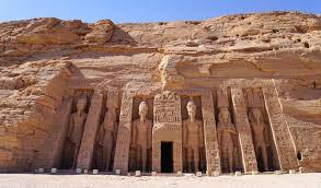 Menyingkap Jejak Sejarah: Arsitektur Mesir Kuno dan Candi sebagai Saksi  Peradaban